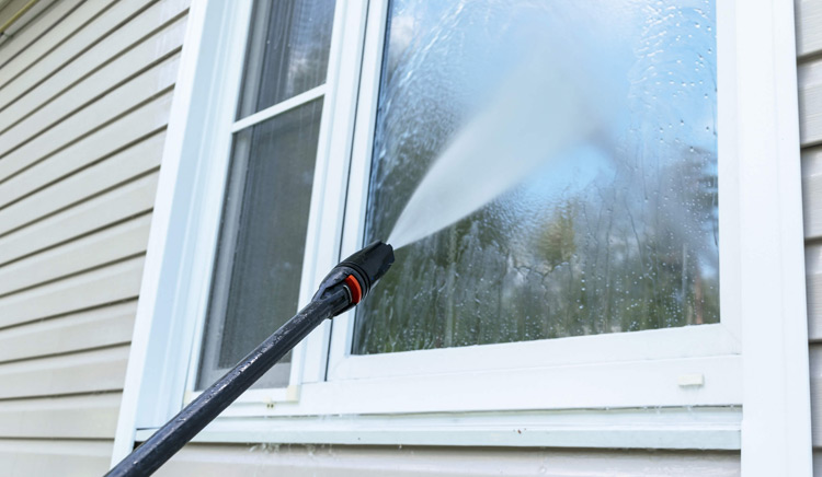 Pressure washer window cleaning Service-AE24-Renovations-orlando-florida kissimmee